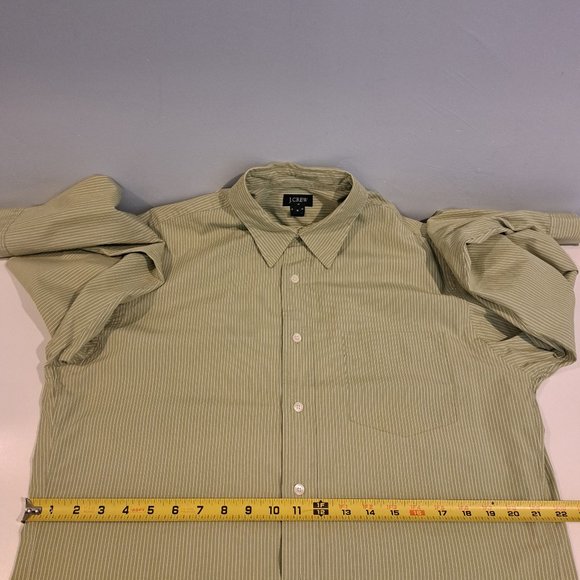 Vintage J. Crew Men's Medium Long Sleeve Button Down Shirt Style 67411 (2005) - Picture 11 of 14